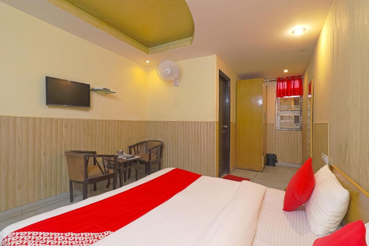 Oyo 834 Shree Balaji Hotel Faridabad Buitenkant foto