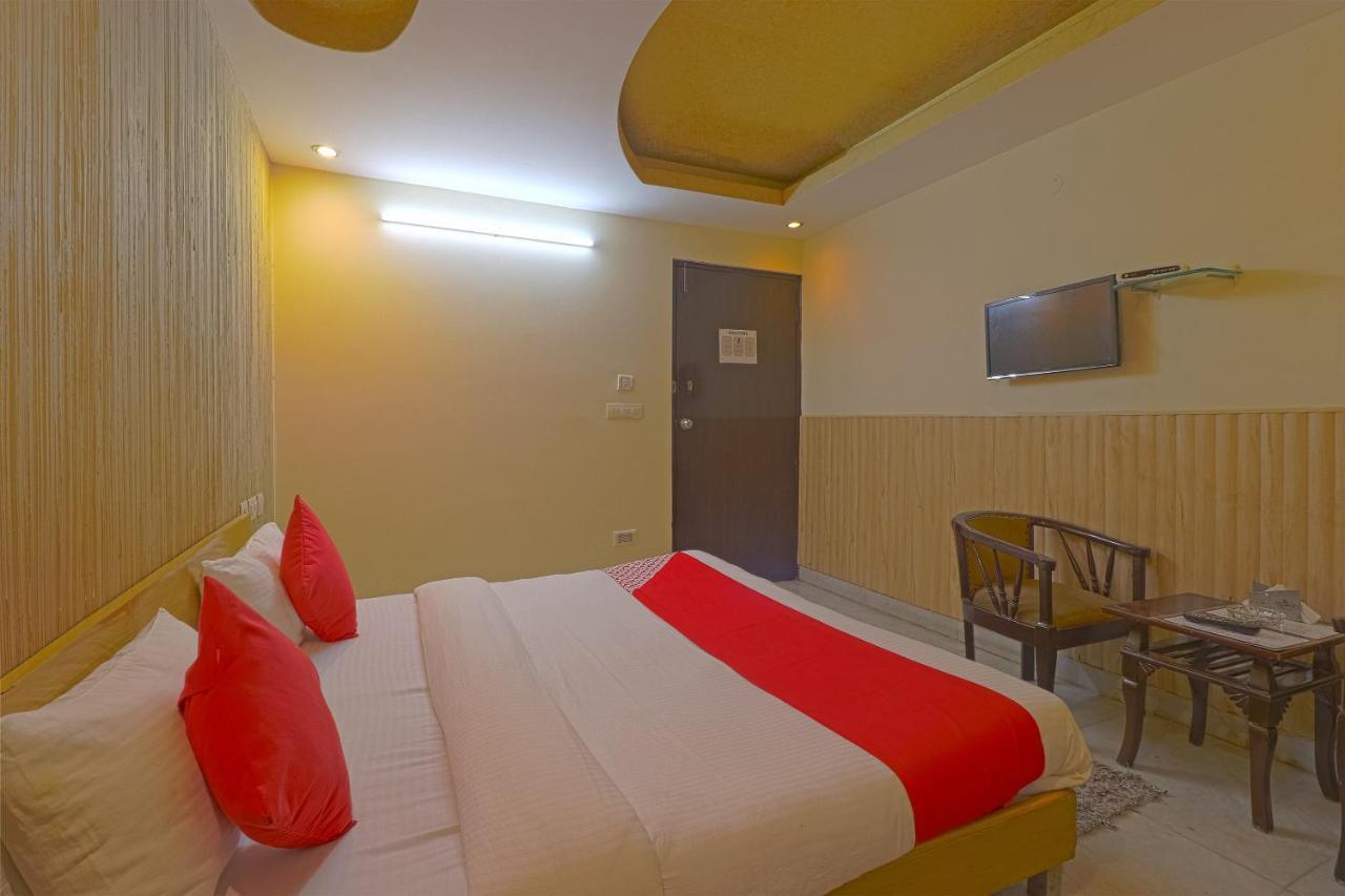 Oyo 834 Shree Balaji Hotel Faridabad Buitenkant foto