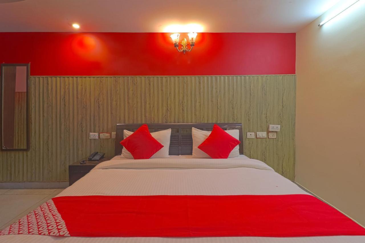 Oyo 834 Shree Balaji Hotel Faridabad Buitenkant foto