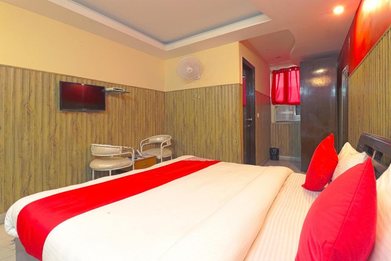 Oyo 834 Shree Balaji Hotel Faridabad Buitenkant foto